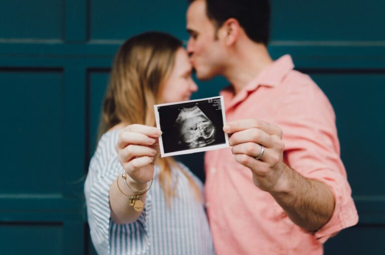 Photo by Kelly Sikkema - Unsplash